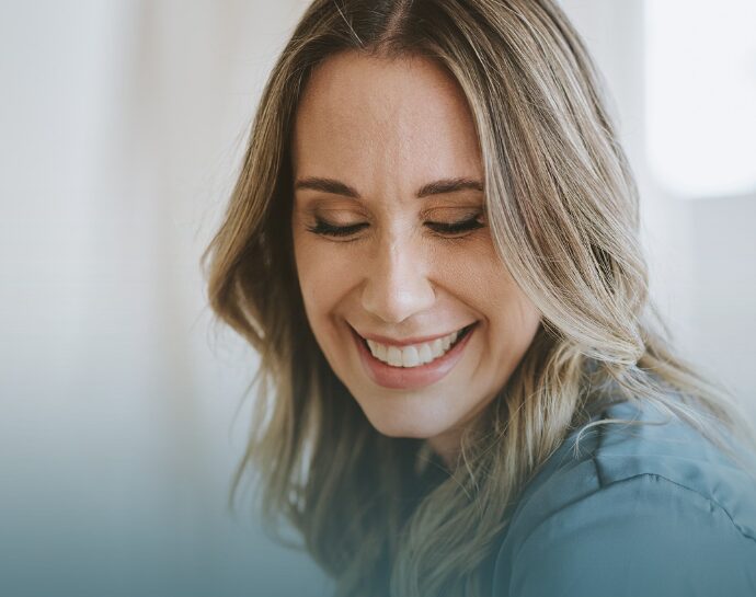 Nanda Cunha ajuda mulheres a se reconectarem com seu corpo e poder, promovendo prazer, liberdade e autoconhecimento.