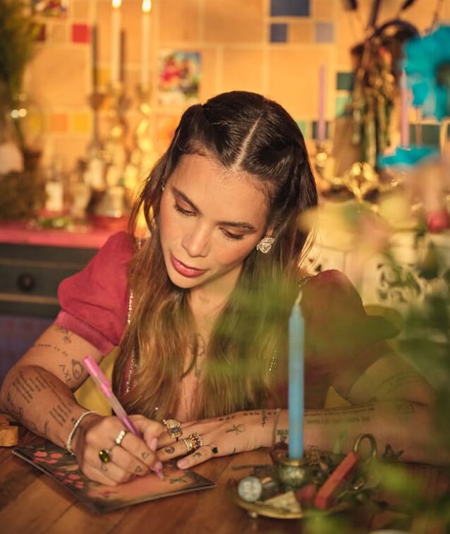 Conheça a trajetória de Dani de Maria Gun, criadora de retiros e experiências de reconexão com a essência e o propósito de viver.