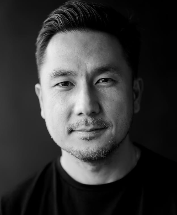 Gustavo Tanaka é um ex-administrador que abandonou sua carreira corporativa em 2015 para buscar uma vida autêntica e orientada pelo propósito.